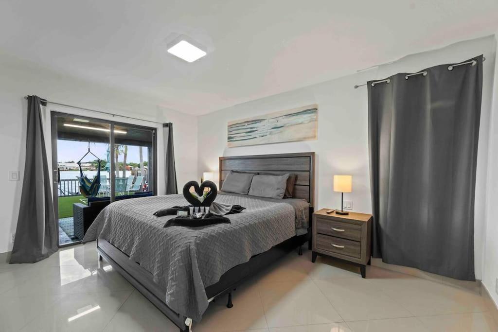Lakefront Retreat Villa Water View Fishing Casino Fort Lauderdale Eksteriør billede