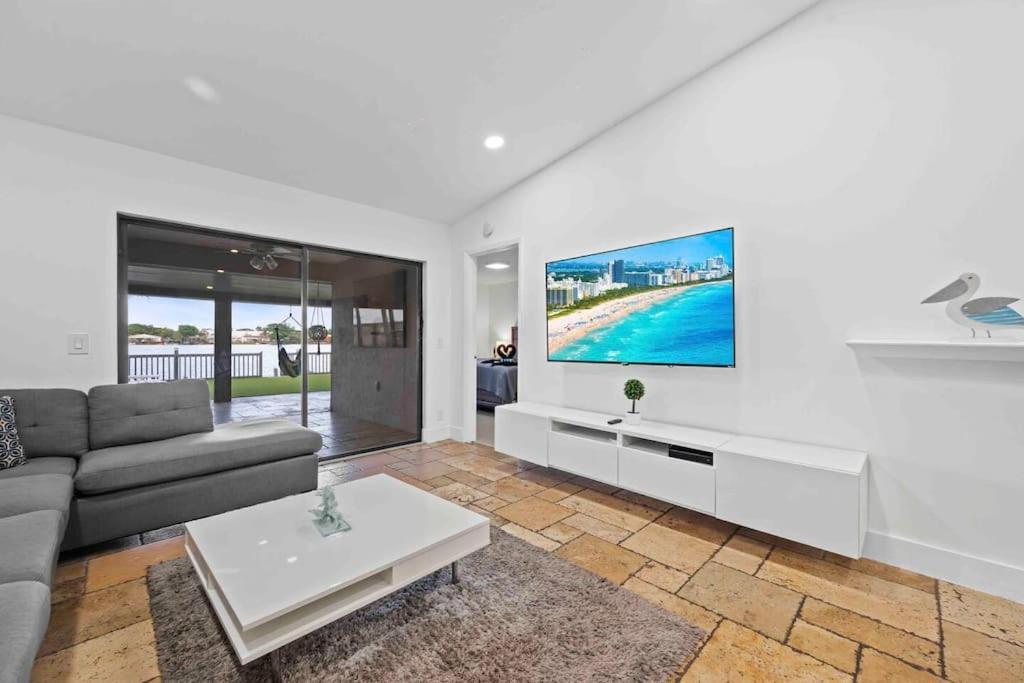 Lakefront Retreat Villa Water View Fishing Casino Fort Lauderdale Eksteriør billede